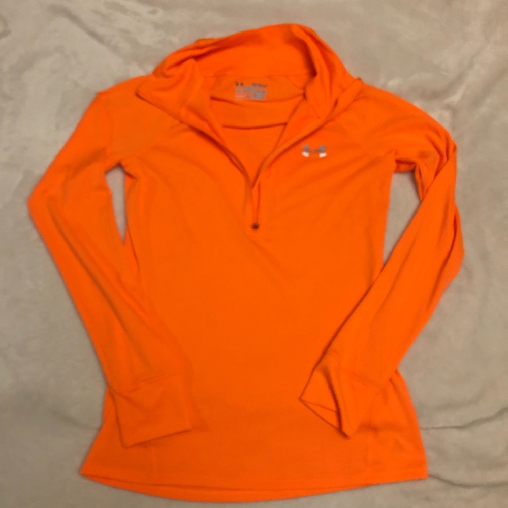 Women’s Under Armour 1/4 zip pullover!